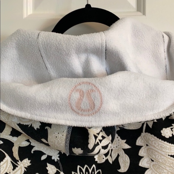 Vintage lululemon hoodie - Picture 3 of 3